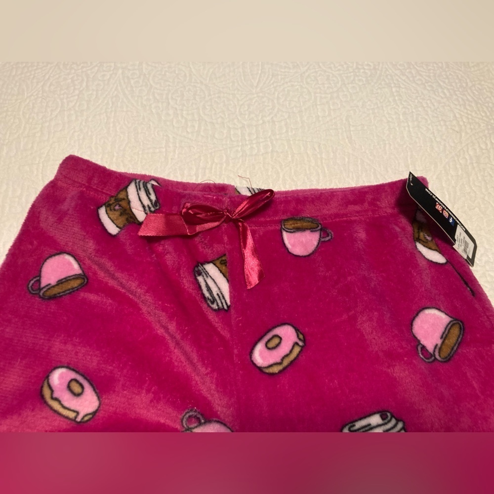 Weekending pink lounge pants ☕️ 🍩 - Picture 2 of 5